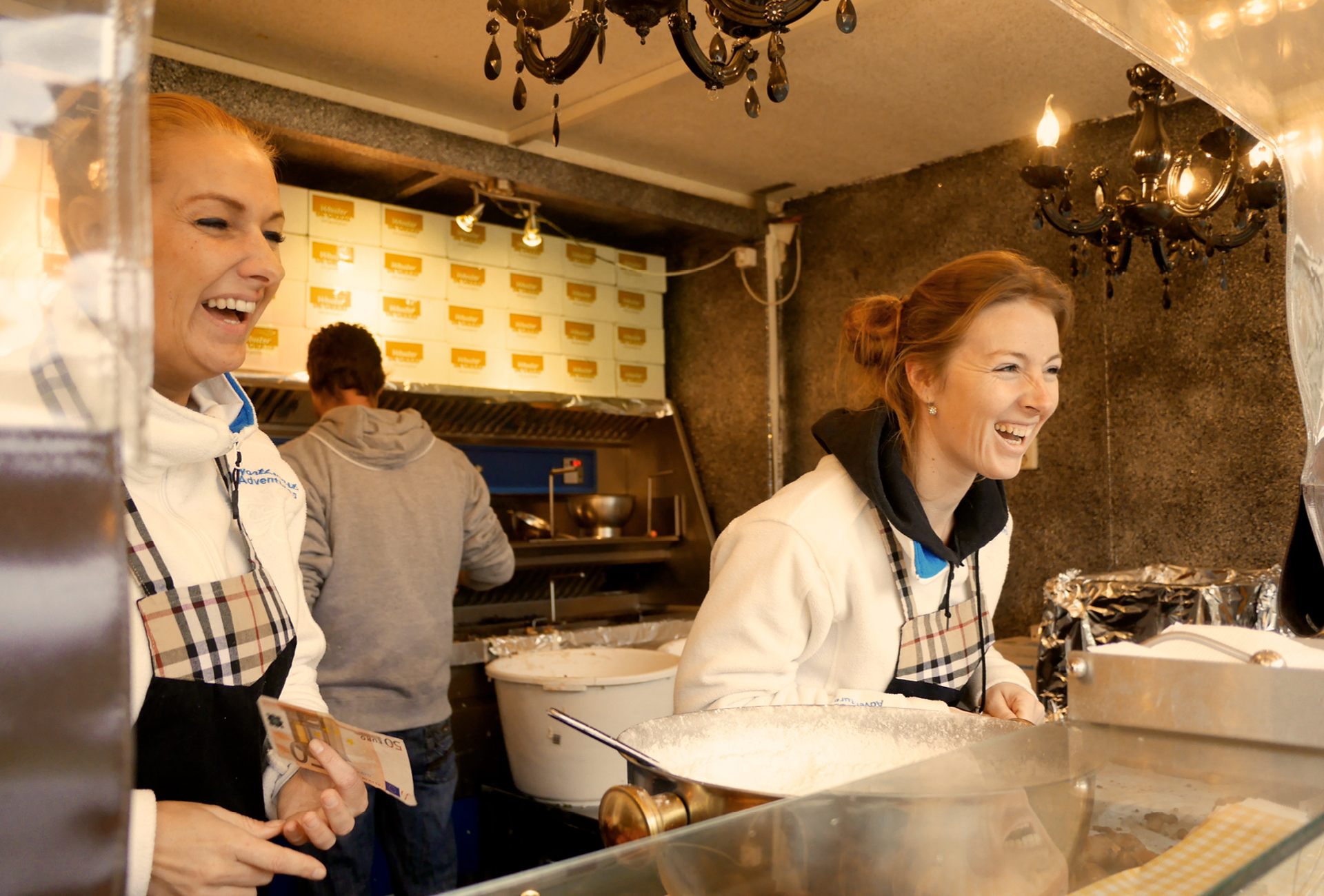 Oliebollenbakker: hou uw vetput in de gaten!