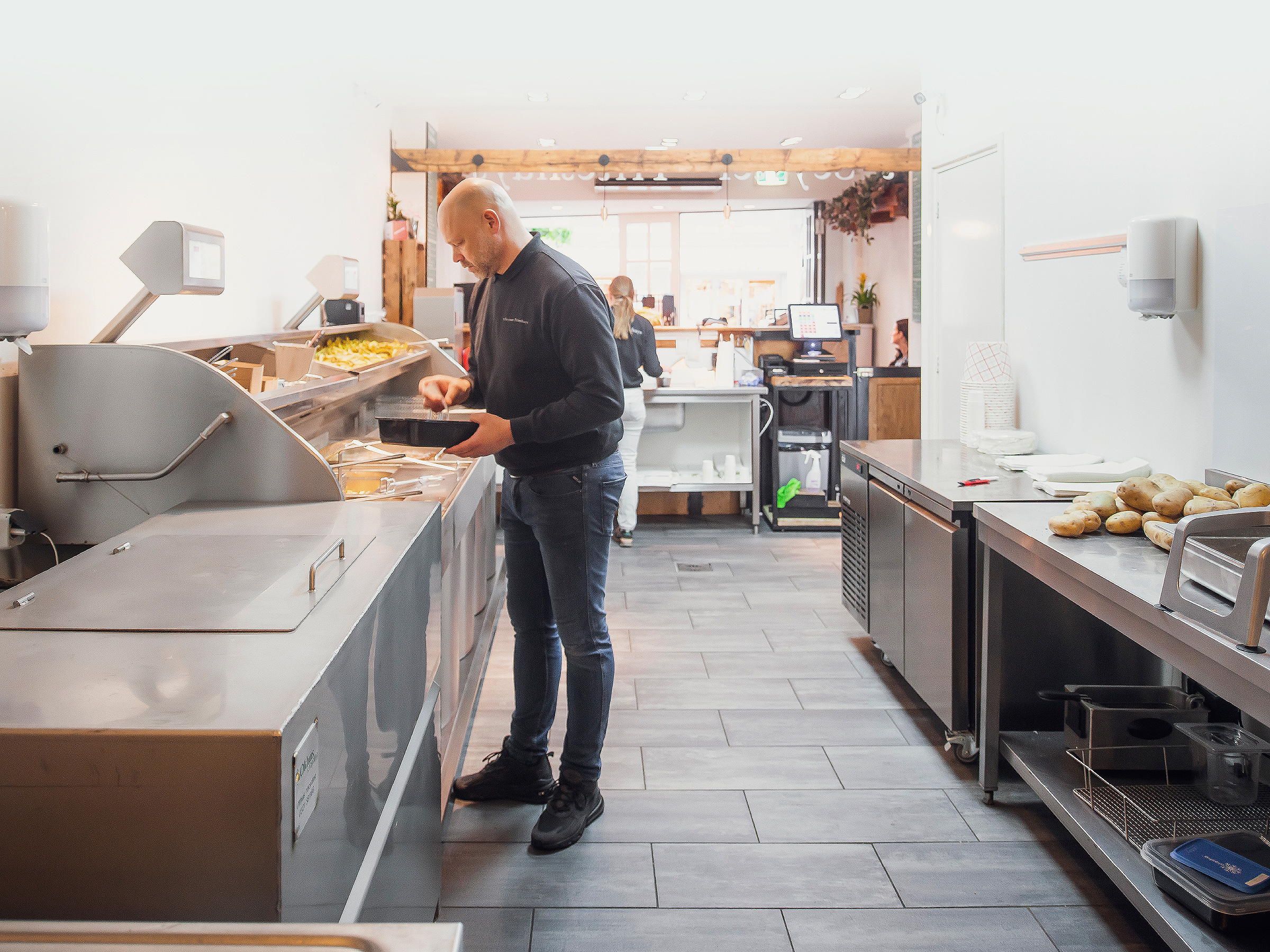 OptimumOlie aftapsysteem. Frituurolie inzamelen zonder tonnen.